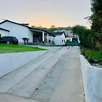 Casa Do Trevo Rum i privatbostad Salir de Porto