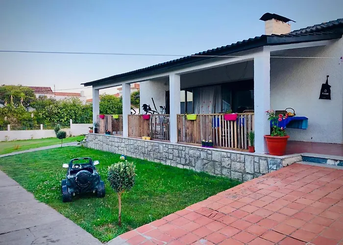 Casa Do Trevo Rum i privatbostad Salir de Porto